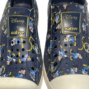 Native x Disney Disneyland 50th slip on waterproof shoes 11.5 navy blue Mickey